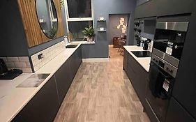 Modern 5 Bedroom Terraced Luxurious House